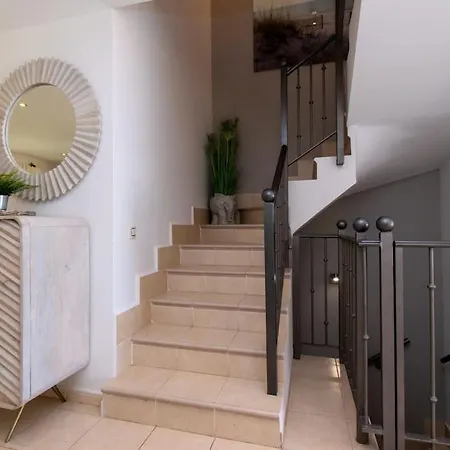 Sunshine Wonderful 3 Bedroom Villa